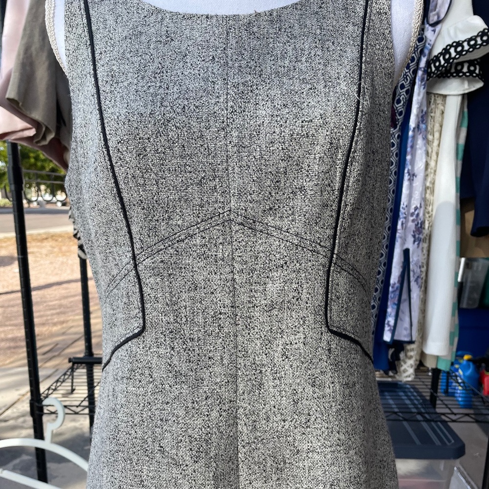 White House Black Market Sleeveless Bodycon Dress